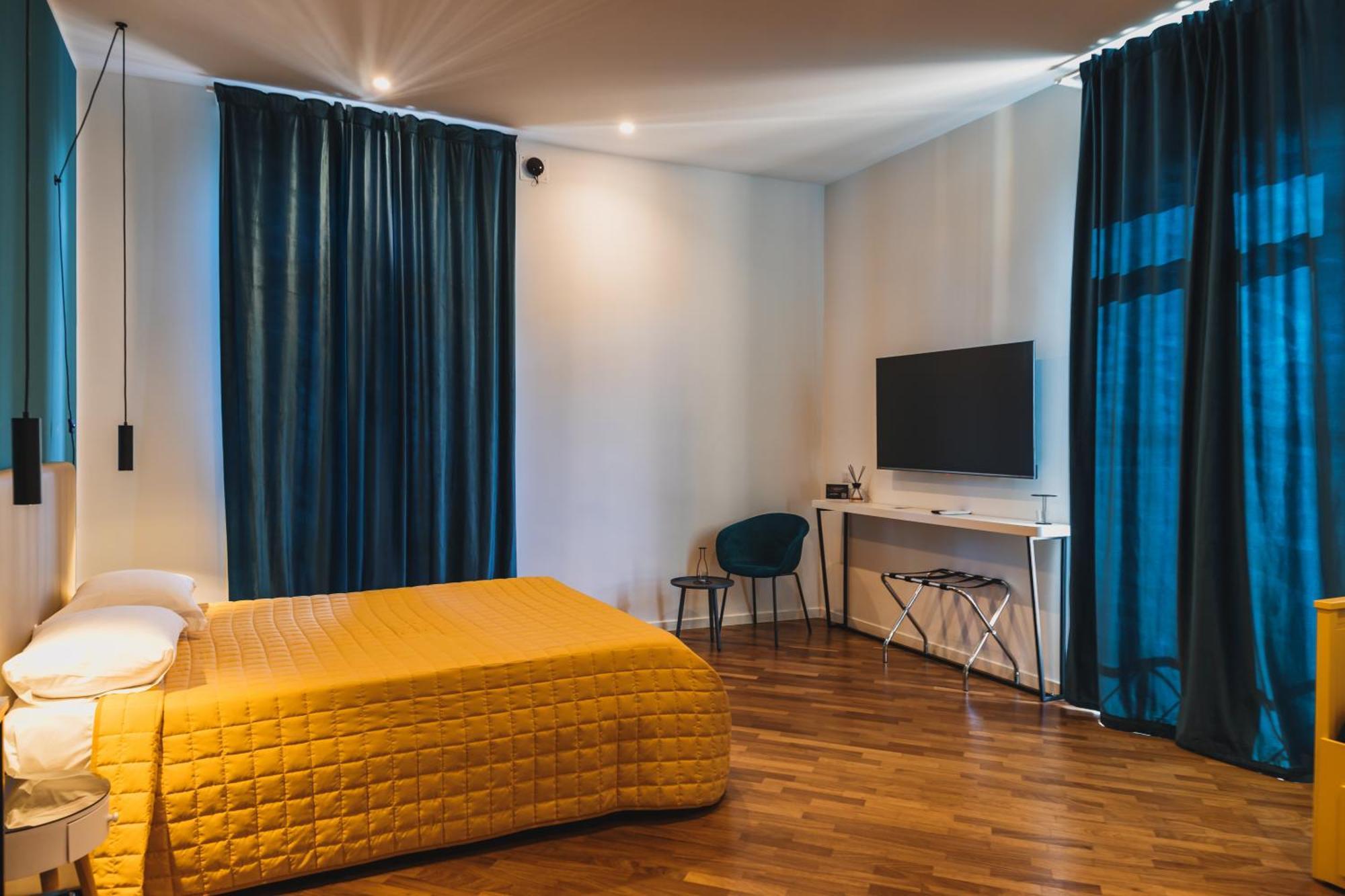Attico33 Hotel Napoli Bagian luar foto